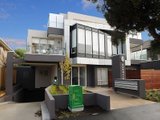 https://images.listonce.com.au/custom/160x/listings/1026-kokaribb-road-carnegie-vic-3163/863/01912863_img_07.jpg?Yx4rmaTuhGU