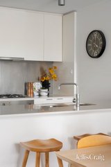 https://images.listonce.com.au/custom/160x/listings/102a158-albert-street-east-melbourne-vic-3002/514/01753514_img_11.jpg?v30n30LFalU