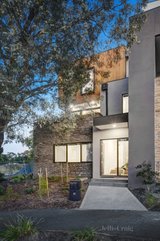 https://images.listonce.com.au/custom/160x/listings/1031-dudley-street-eltham-vic-3095/372/00864372_img_10.jpg?8wWjZEg-vMw