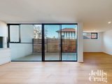https://images.listonce.com.au/custom/160x/listings/1031282-toorak-road-camberwell-vic-3124/756/01812756_img_05.jpg?F77bxzgs9m4