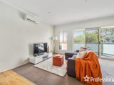 https://images.listonce.com.au/custom/160x/listings/10313-15-hewish-road-croydon-vic-3136/832/01525832_img_03.jpg?3-M4kP6XEVQ