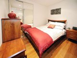 https://images.listonce.com.au/custom/160x/listings/10396-ormond-road-elwood-vic-3184/179/01794179_img_06.jpg?PvV7Nm9ikHU
