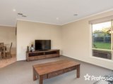 https://images.listonce.com.au/custom/160x/listings/104-nimblefoot-way-lilydale-vic-3140/445/01526445_img_05.jpg?vb6vKEyzuW0