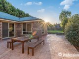 https://images.listonce.com.au/custom/160x/listings/104-nimblefoot-way-lilydale-vic-3140/445/01526445_img_16.jpg?dAV1l_0cKx8