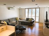https://images.listonce.com.au/custom/160x/listings/104-station-street-port-melbourne-vic-3207/532/01912532_img_02.jpg?5Xd--H8wiYY