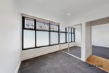 https://images.listonce.com.au/custom/160x/listings/1042-kingsley-street-elwood-vic-3184/052/01982052_img_07.jpg?uMJWY2ejAPE