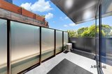 https://images.listonce.com.au/custom/160x/listings/1042-kingsley-street-elwood-vic-3184/052/01982052_img_08.jpg?_KP4DAjkUB0