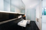 https://images.listonce.com.au/custom/160x/listings/10438-nott-street-port-melbourne-vic-3207/655/01794655_img_06.jpg?BYhiFZ91sEs