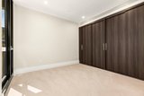 https://images.listonce.com.au/custom/160x/listings/10447-ormond-esplanade-elwood-vic-3184/982/01794982_img_07.jpg?U8VnYE8YU7U