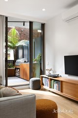 https://images.listonce.com.au/custom/160x/listings/10468-cambridge-street-collingwood-vic-3066/361/01951361_img_03.jpg?A55A3pgYRuI