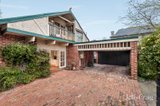 https://images.listonce.com.au/custom/160x/listings/105-canterbury-road-canterbury-vic-3126/964/01809964_img_15.jpg?TQ8DSwn7sTc