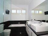 https://images.listonce.com.au/custom/160x/listings/105-howitt-street-soldiers-hill-vic-3350/865/01575865_img_12.jpg?4tlpVs7Fo5E