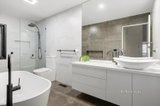 https://images.listonce.com.au/custom/160x/listings/105-mountain-view-parade-rosanna-vic-3084/670/01703670_img_12.jpg?P5u_rQgoDUM