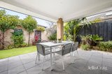 https://images.listonce.com.au/custom/160x/listings/1051-green-island-avenue-mount-martha-vic-3934/460/01954460_img_12.jpg?NvioI3-fxLo