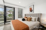 https://images.listonce.com.au/custom/160x/listings/105140-gipps-street-east-melbourne-vic-3002/261/01851261_img_06.jpg?bZ67hKT59SI