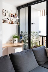 https://images.listonce.com.au/custom/160x/listings/10526-merri-parade-northcote-vic-3070/404/00808404_img_12.jpg?2YoJmp3vJTE
