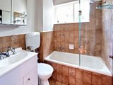 https://images.listonce.com.au/custom/160x/listings/1055-foam-street-elwood-vic-3184/882/01794882_img_05.jpg?8O4h28ORjbk