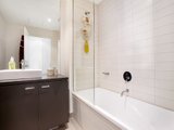 https://images.listonce.com.au/custom/160x/listings/10595-ormond-road-elwood-vic-3184/519/01793519_img_06.jpg?7zqlSwbbs_E