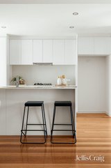 https://images.listonce.com.au/custom/160x/listings/105b-st-david-street-thornbury-vic-3071/699/01988699_img_12.jpg?j8ib7YM7Sc0