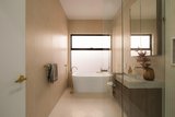 https://images.listonce.com.au/custom/160x/listings/106-darebin-road-northcote-vic-3070/452/01981452_img_05.jpg?_REvJMcN48s
