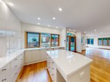 https://images.listonce.com.au/custom/160x/listings/106-the-boulevard-aberfeldie-vic-3040/336/01608336_img_03.jpg?sVorCoYZntQ