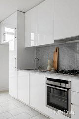https://images.listonce.com.au/custom/160x/listings/10648-rose-street-fitzroy-vic-3065/594/01907594_img_06.jpg?kdDfBDdoooE