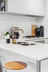 https://images.listonce.com.au/custom/160x/listings/1065-beavers-road-northcote-vic-3070/148/00810148_img_06.jpg?m6oKpVjuh38