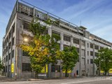 https://images.listonce.com.au/custom/160x/listings/1066-montague-street-south-melbourne-vic-3205/206/01090206_img_10.jpg?7vU5hmAMakY