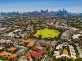 https://images.listonce.com.au/custom/160x/listings/107-esplanade-east-port-melbourne-vic-3207/036/01090036_img_13.jpg?egPwLa3F75A