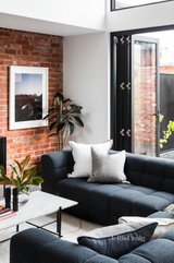 https://images.listonce.com.au/custom/160x/listings/107-gladstone-avenue-northcote-vic-3070/342/01117342_img_18.jpg?3X9nL7u0NYU