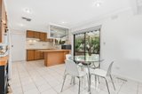 https://images.listonce.com.au/custom/160x/listings/107-lawrence-road-mount-waverley-vic-3149/747/01741747_img_07.jpg?8a7FMyd8nT8