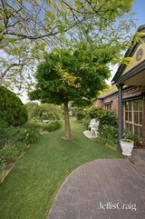 https://images.listonce.com.au/custom/160x/listings/107-partridge-way-mooroolbark-vic-3138/190/01991190_img_15.jpg?XMhHE60uuFQ