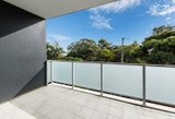 https://images.listonce.com.au/custom/160x/listings/10722-warleigh-grove-brighton-vic-3186/659/01948659_img_07.jpg?cyuruhCYpCU