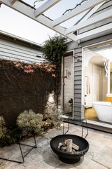 https://images.listonce.com.au/custom/160x/listings/108-woolton-avenue-thornbury-vic-3071/603/01067603_img_10.jpg?-MCrgJxmo5M