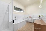 https://images.listonce.com.au/custom/160x/listings/109-burnbank-street-lake-wendouree-vic-3350/572/01591572_img_14.jpg?0sLS1Khbr0A