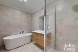 https://images.listonce.com.au/custom/160x/listings/109-the-crescent-kensington-vic-3031/281/01621281_img_09.jpg?sOAadpCcsfw