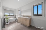 https://images.listonce.com.au/custom/160x/listings/109-wedgetail-drive-winter-valley-vic-3358/002/01817002_img_14.jpg?Y-avS0wdym8