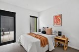 https://images.listonce.com.au/custom/160x/listings/10930-oleander-drive-mill-park-vic-3082/752/01532752_img_09.jpg?kY-BiDgtLIo