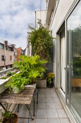 https://images.listonce.com.au/custom/160x/listings/1099-101-leveson-street-north-melbourne-vic-3051/100/01923100_img_04.jpg?GzIFEzPmH_M