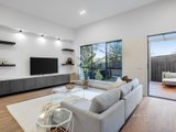 https://images.listonce.com.au/custom/160x/listings/10a-lauriston-court-ringwood-vic-3134/081/01370081_img_04.jpg?G8SdkNaYqwY