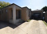 https://images.listonce.com.au/custom/160x/listings/10a-neville-street-mooroolbark-vic-3138/367/01581367_img_01.jpg?ciewzTFE7VE