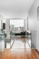 https://images.listonce.com.au/custom/160x/listings/10a-roseberry-avenue-chelsea-vic-3196/101/01545101_img_07.jpg?b3Wt5S1g9g4