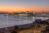 https://images.listonce.com.au/custom/160x/listings/10a9-beach-street-port-melbourne-vic-3207/942/01970942_img_19.jpg?BVjQxwLokYE
