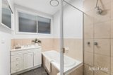 https://images.listonce.com.au/custom/160x/listings/11-akuna-avenue-notting-hill-vic-3168/587/01970587_img_10.jpg?b08x8gaml_U