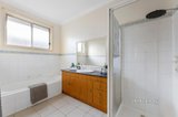 https://images.listonce.com.au/custom/160x/listings/11-avion-rise-south-morang-vic-3752/744/01732744_img_09.jpg?yRVJHIbb6qw