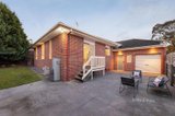 https://images.listonce.com.au/custom/160x/listings/11-avion-rise-south-morang-vic-3752/744/01732744_img_12.jpg?bcMxBAQAclU