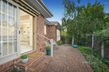 https://images.listonce.com.au/custom/160x/listings/11-baldwin-road-blackburn-vic-3130/317/01476317_img_10.jpg?sZf8bTvgTGc