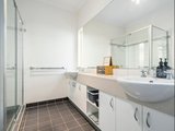 https://images.listonce.com.au/custom/160x/listings/11-banksia-crescent-kyneton-vic-3444/398/01627398_img_04.jpg?sZa730kxXzM