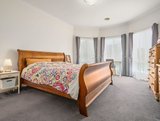 https://images.listonce.com.au/custom/160x/listings/11-banksia-crescent-kyneton-vic-3444/398/01627398_img_16.jpg?OnrlsRPq6KA