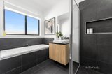 https://images.listonce.com.au/custom/160x/listings/11-barwon-avenue-winter-valley-vic-3358/393/01584393_img_16.jpg?1N0LEy8mU1E